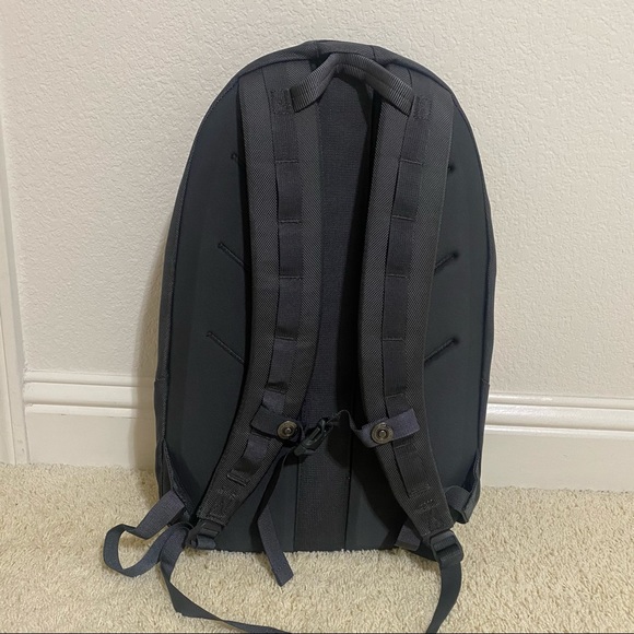 North Face Lineage Pack 20L Backpack Aspha… - Picture 10 of 13